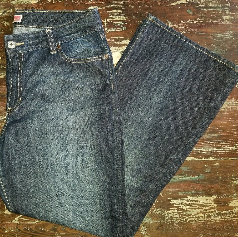 GAP women's curvy low rise boot cut jeans